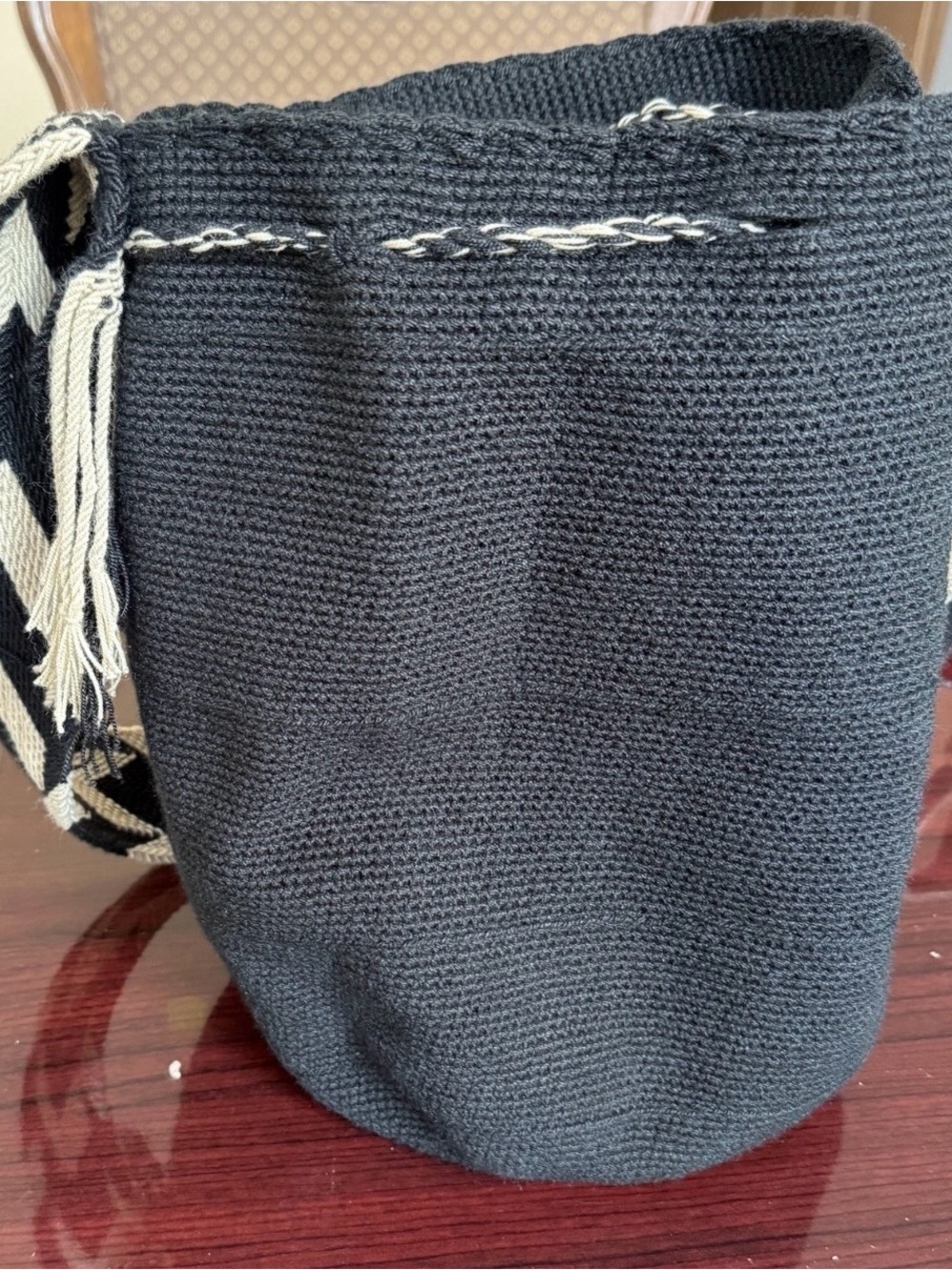 NWT Large Isasuma Wayuu Mochila Crossbody Bag Black Cream Handwoven Boho Bucket - Picture 2 of 7